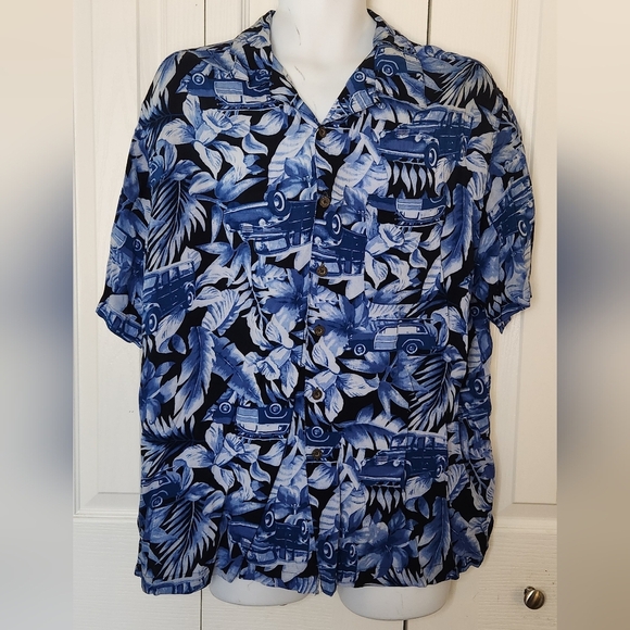 Panama Jack Other - Panama Jack midnight blue vintage car floral Hawaiian print short sleeve button